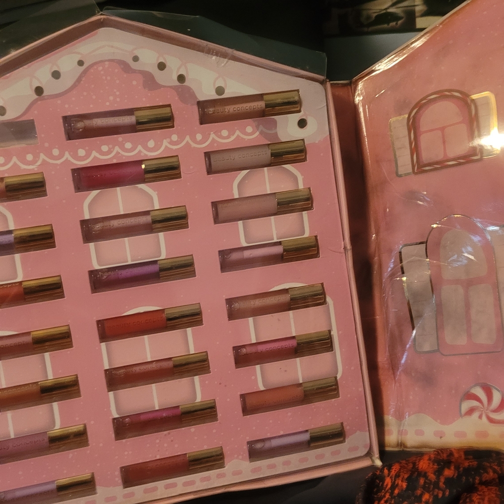 Lip Gloss Set with Pink Packaging